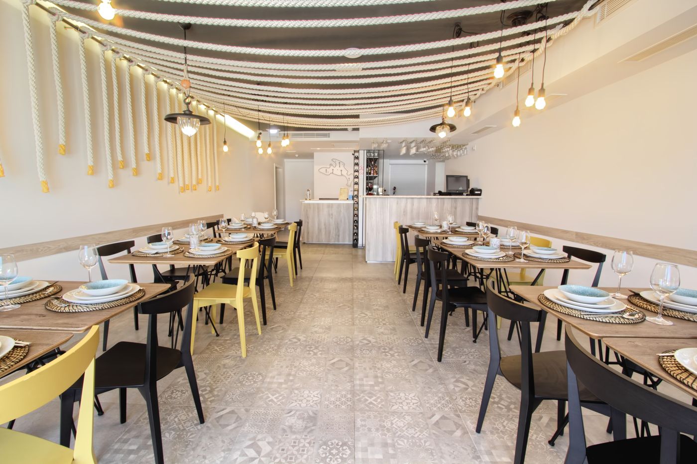 Kalamota-Beach-House-Restaurant-24