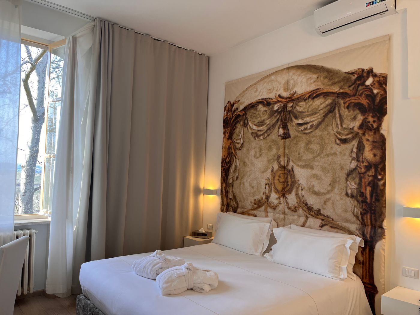 Castello di Santa Vittoria - Italy - SANTA VITTORIA D'ALBA - Room - 1