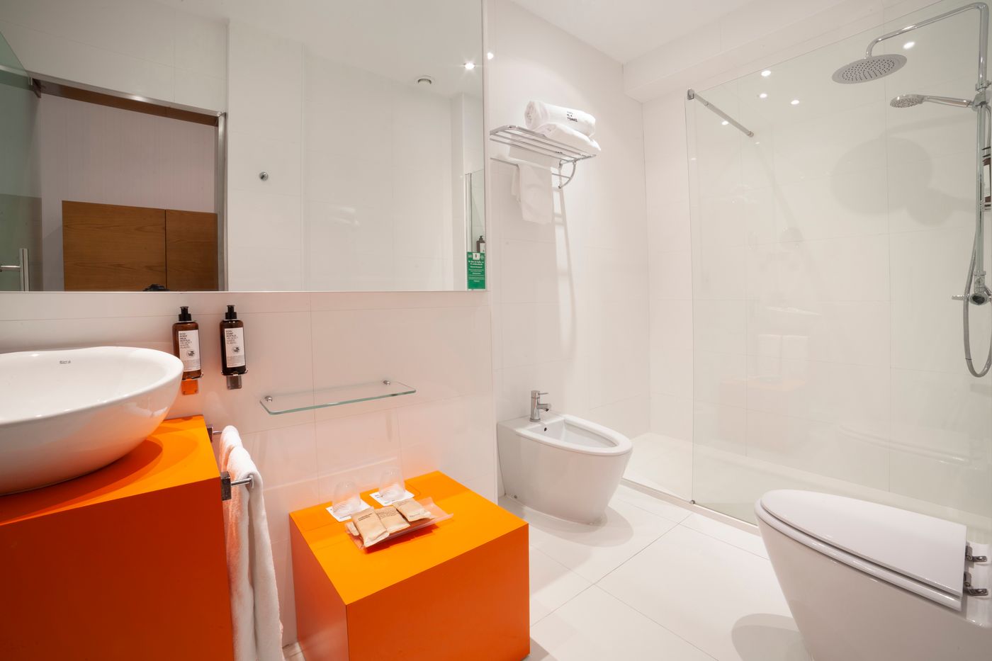 Petite-Palace-Plaza-Hotel-Room-37