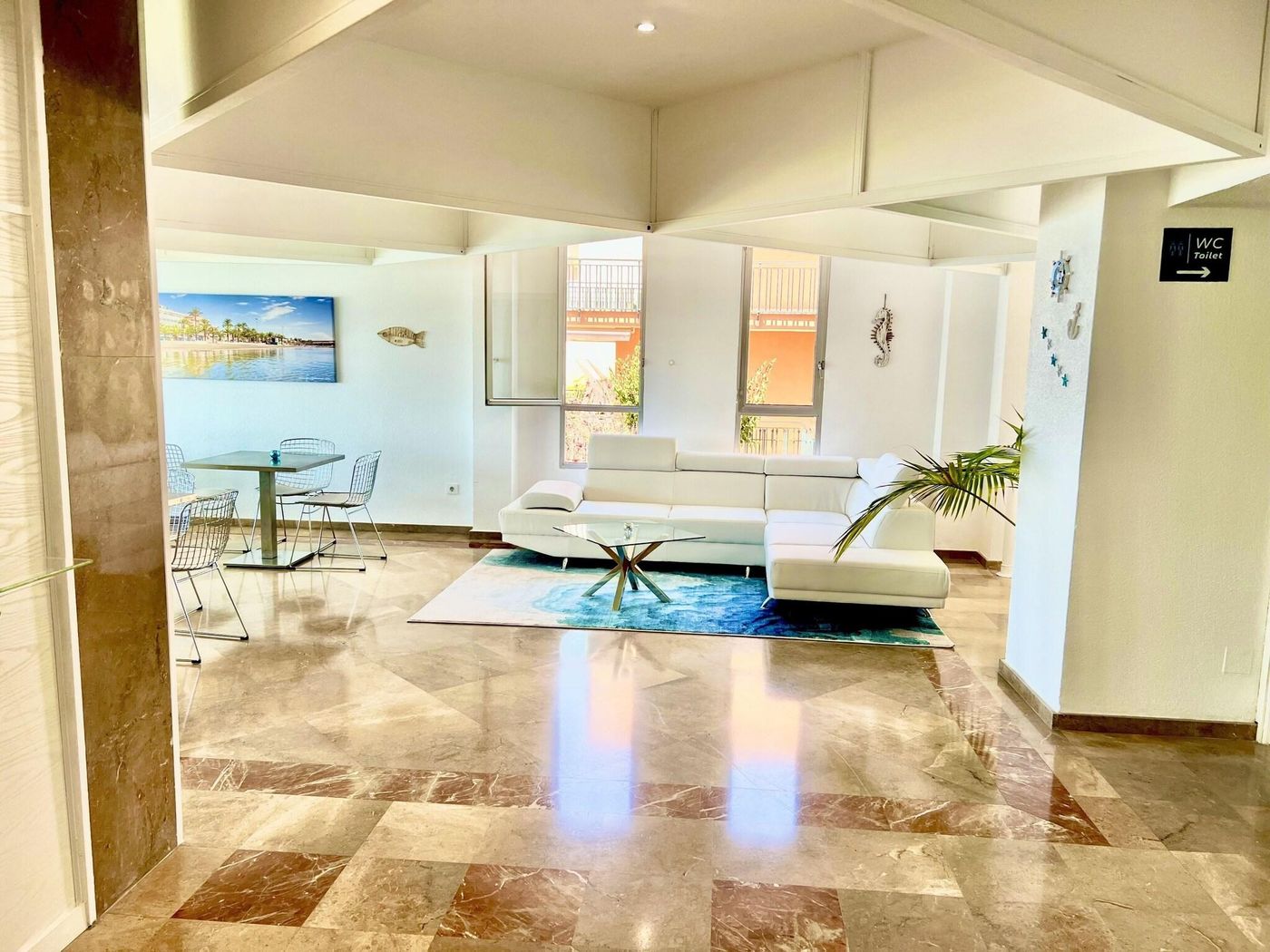 Hotel-Neptuno-Lobby-30