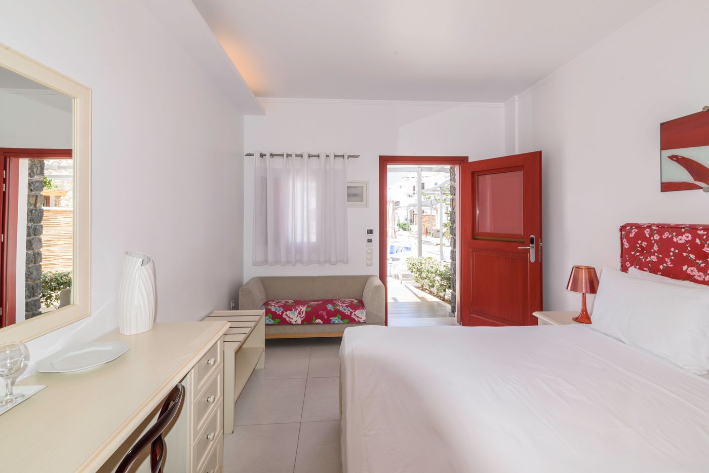  La Mer Deluxe Hotel & Spa Rooms