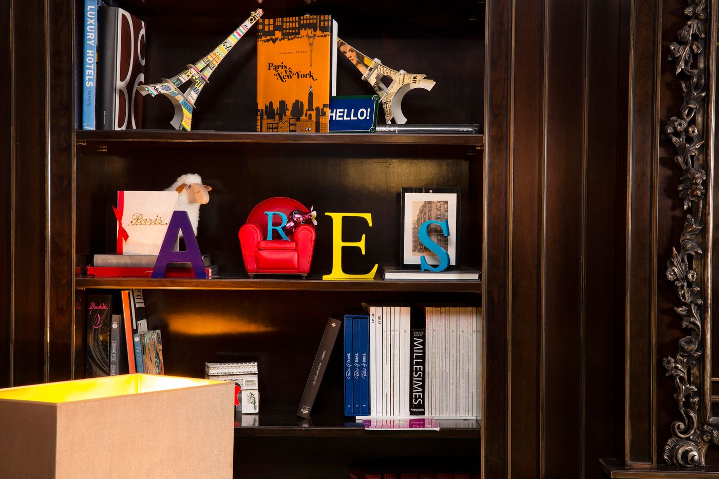 Ares-Eiffel-Lobby-64