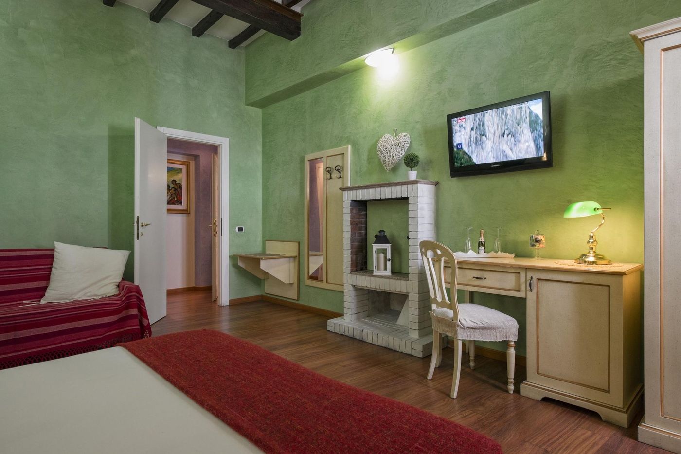 Navona-Tower-Relais-Room-17