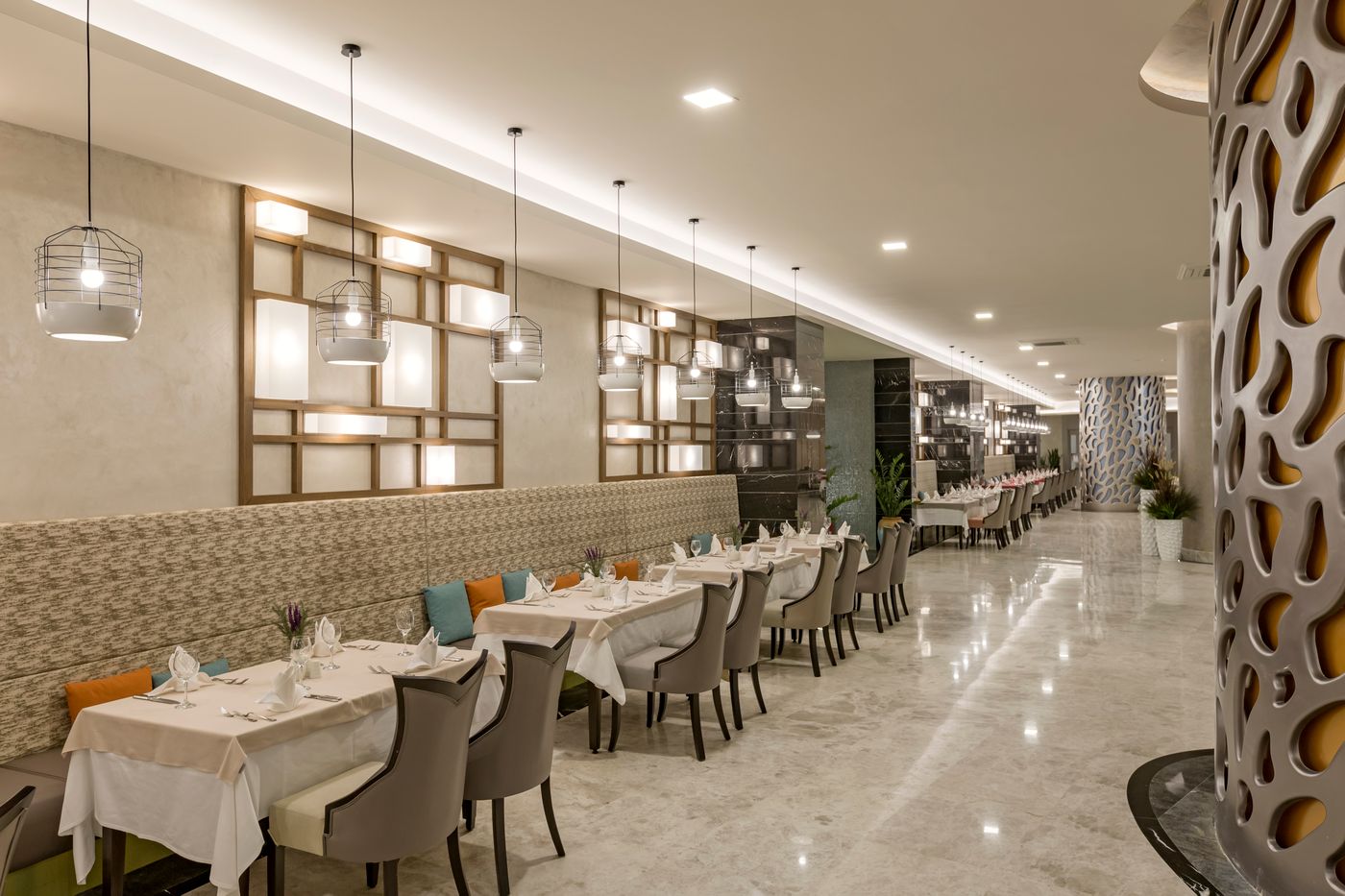 Royal-Seginus-Restaurant-59