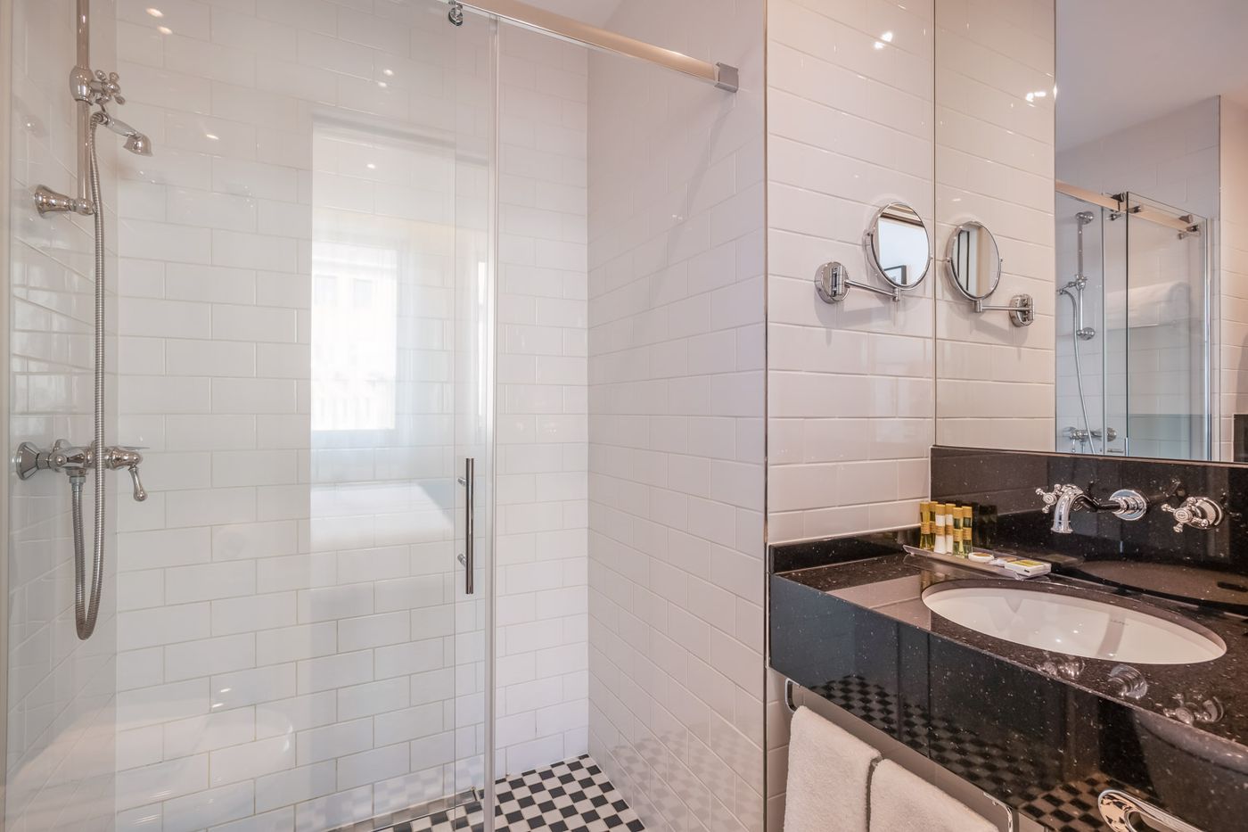 Eurostars-Danube-Budapest-Room-35