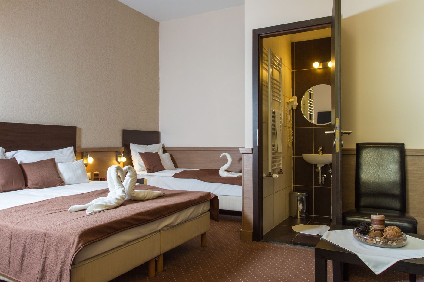 Central-Hotel-21-Room-5