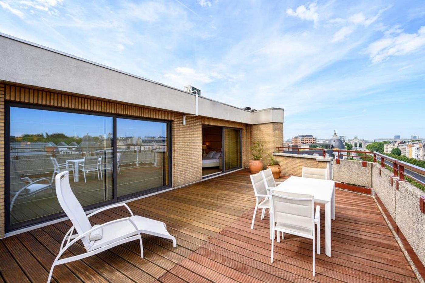 B-Aparthotel-Montgomery-Terrace-22