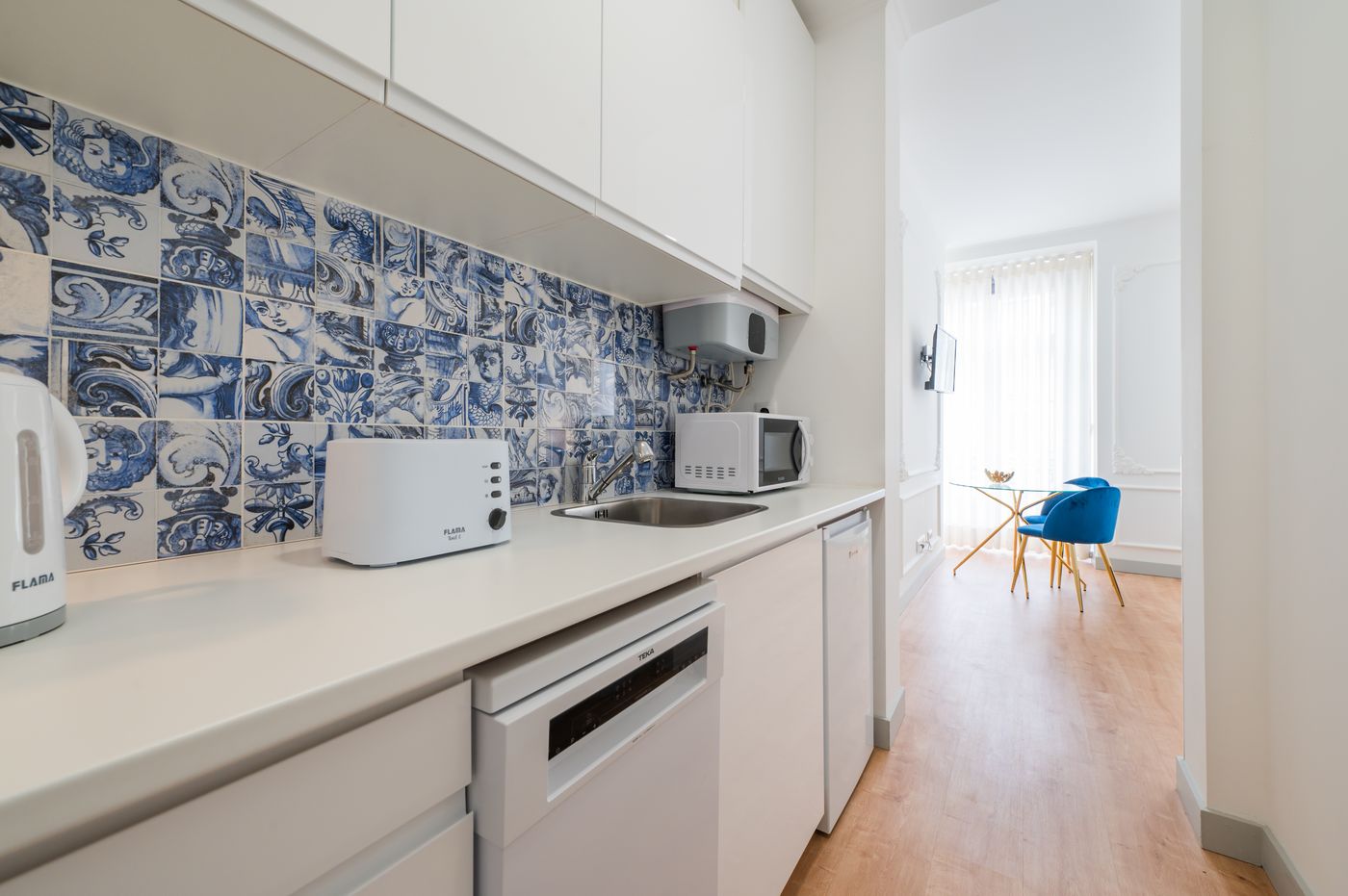 Via-Augusta-129-Room-33