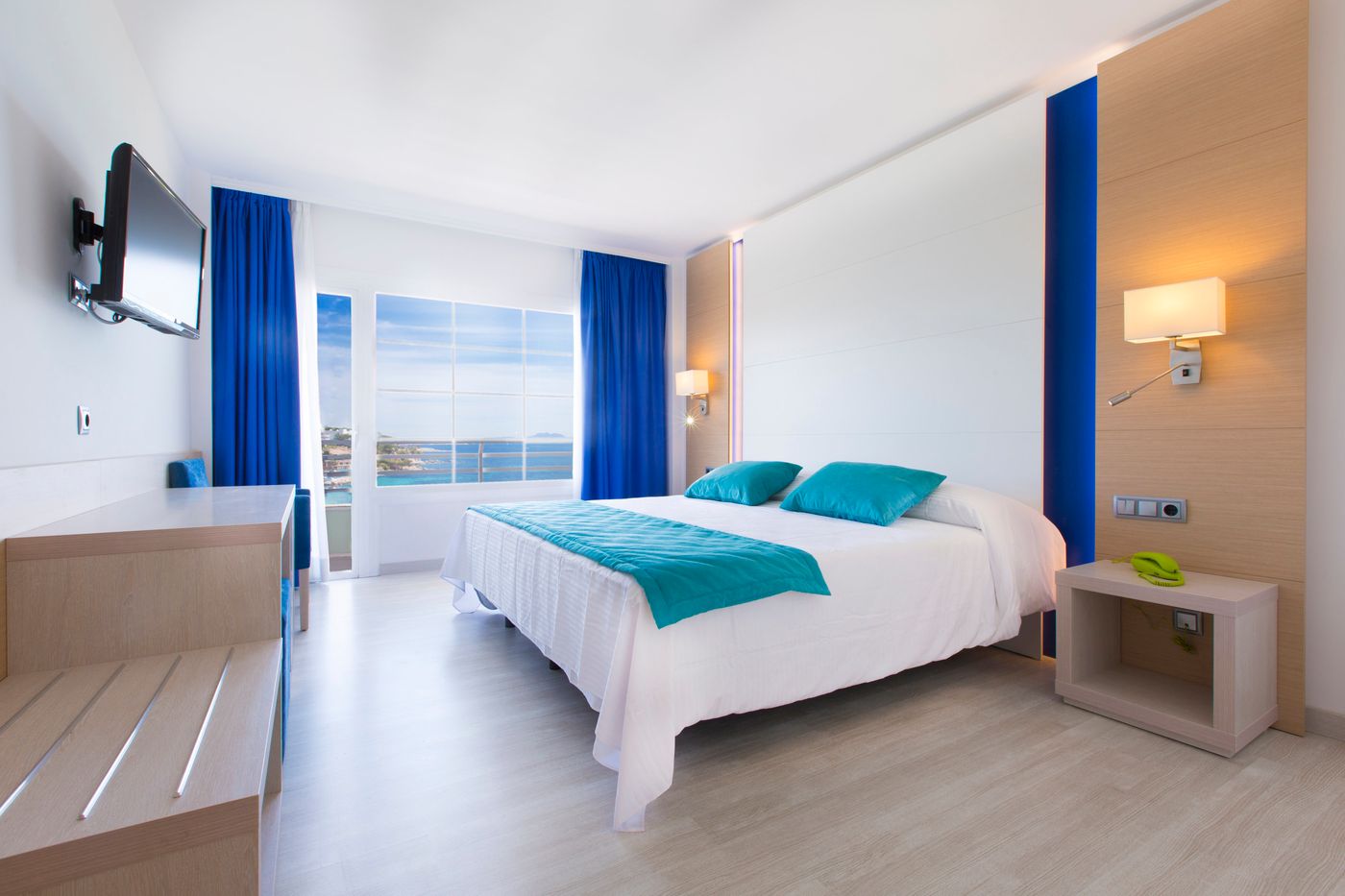 Aguabeach - Adults Only