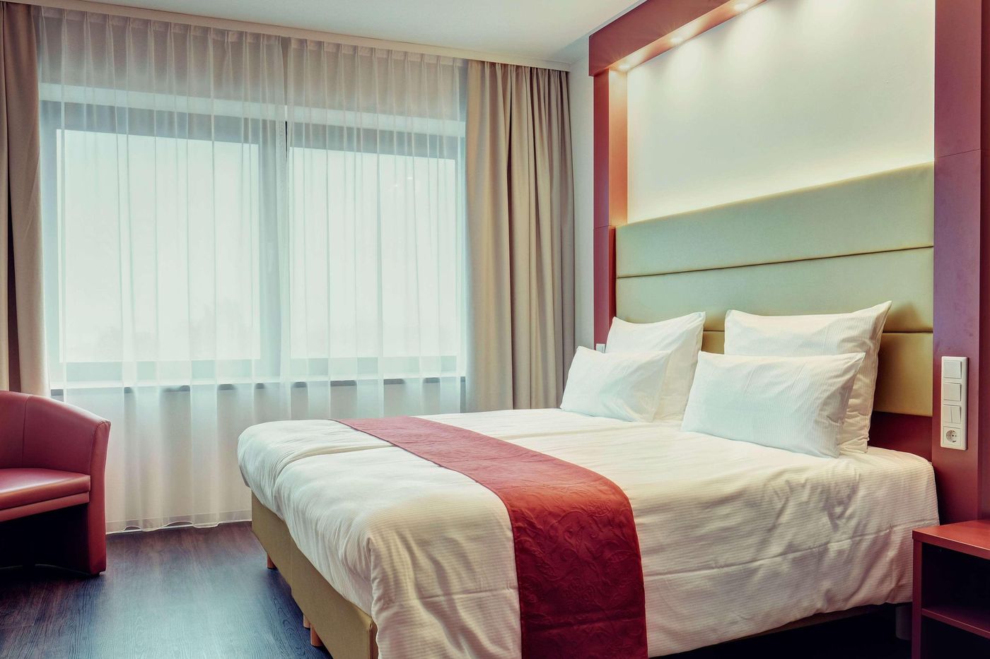 Amedia-Amsterdam-Airport-Trademark-by-Wyndham-Room-32
