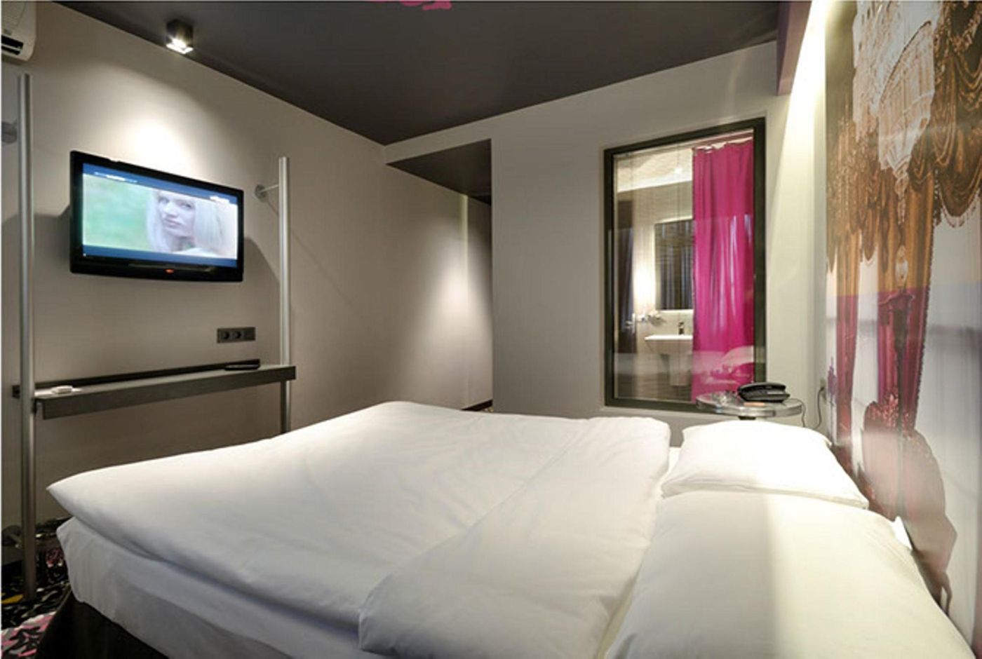 Tulip-City-Hotel-Room-4