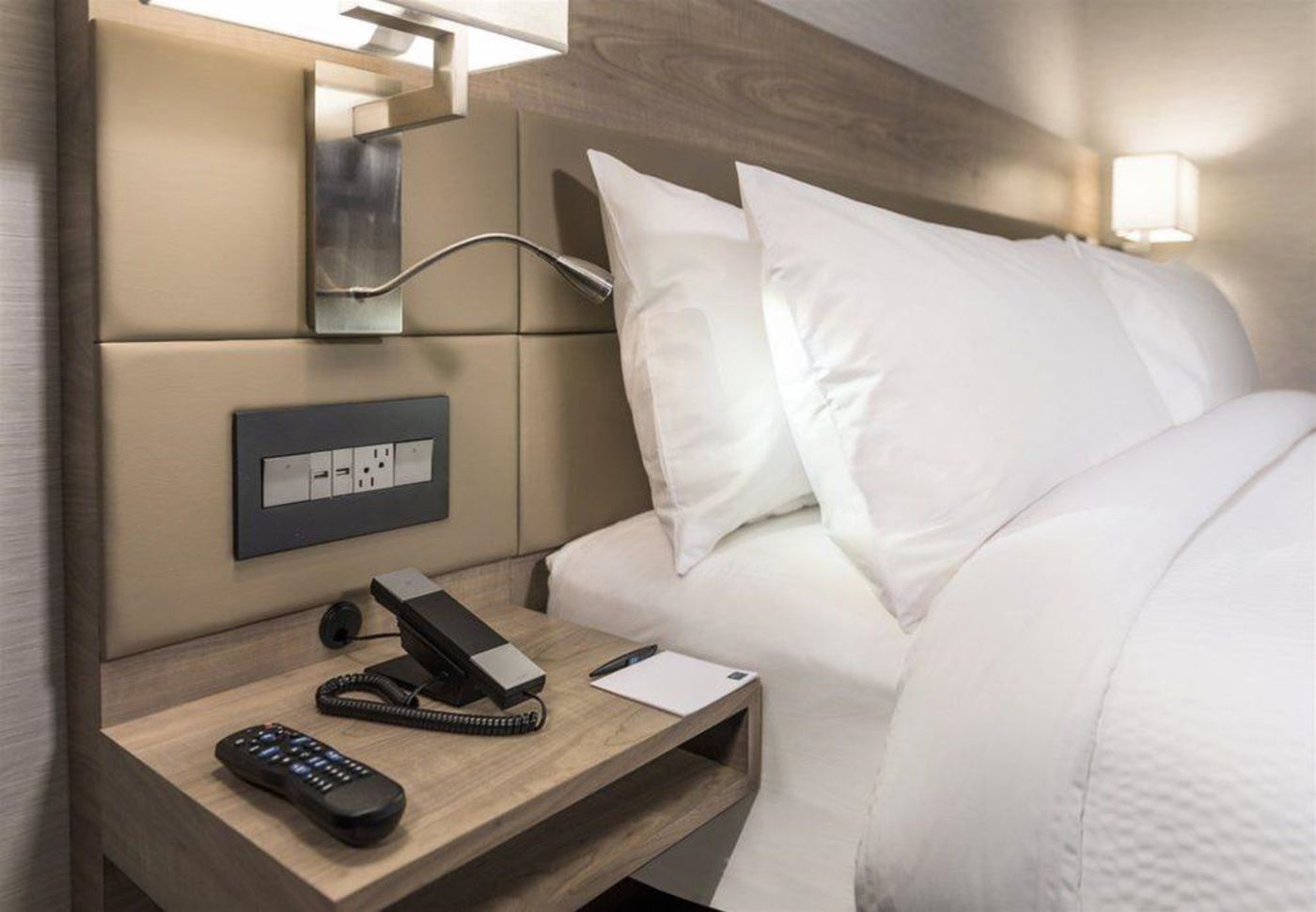 AC-Hotel-Boston-North-Room-26