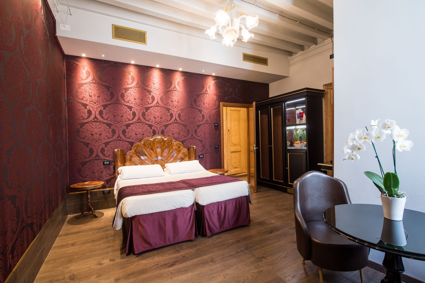 Leon-Bianco-On-The-Grand-Canal-Room-5