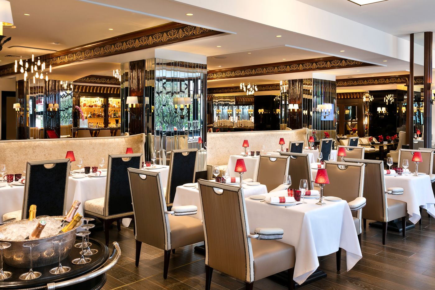 H----tel-Barri----re-Le-Majestic-Cannes-Restaurant-62