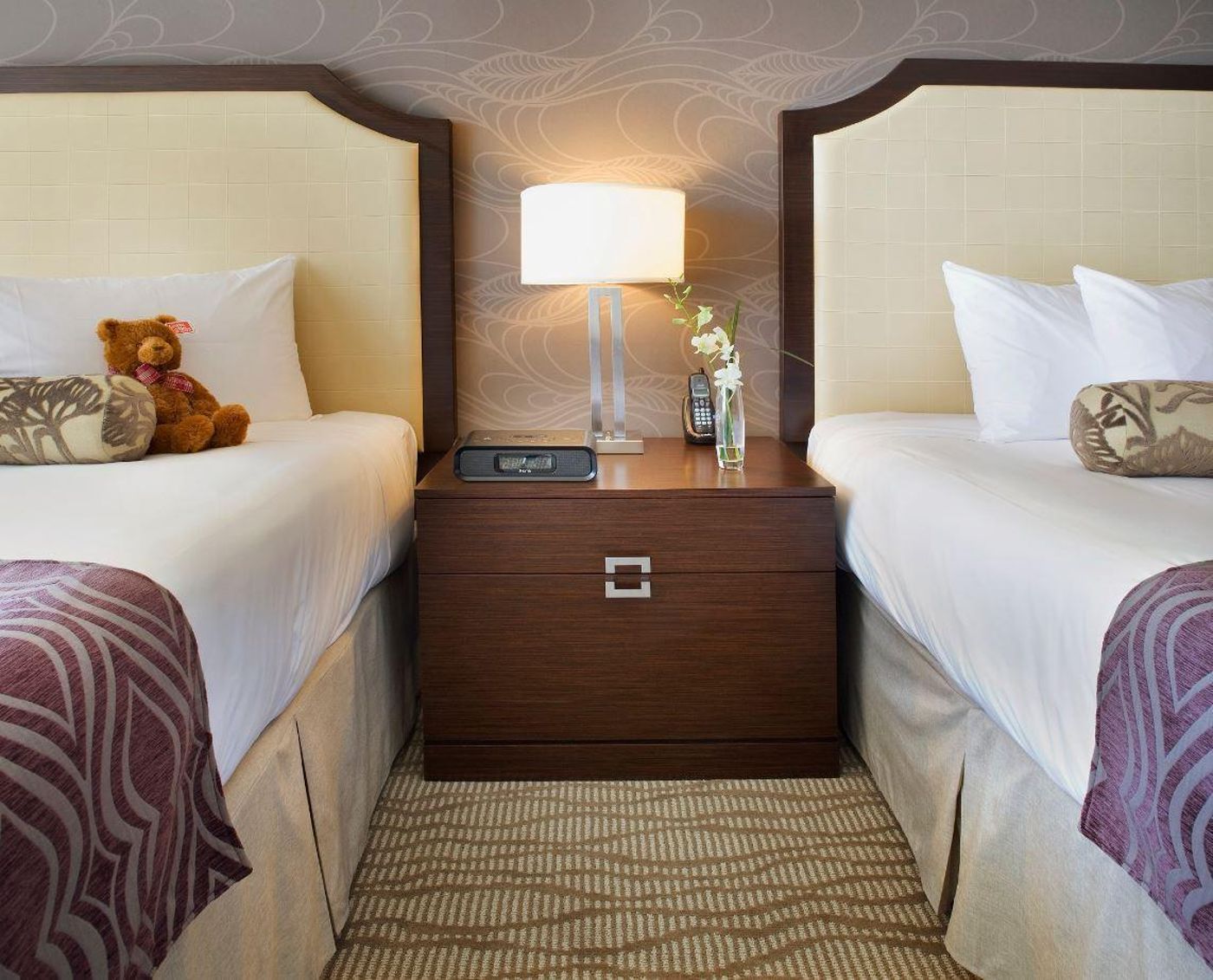 Pinnacle-Hotel-at-the-Pier-Room-19