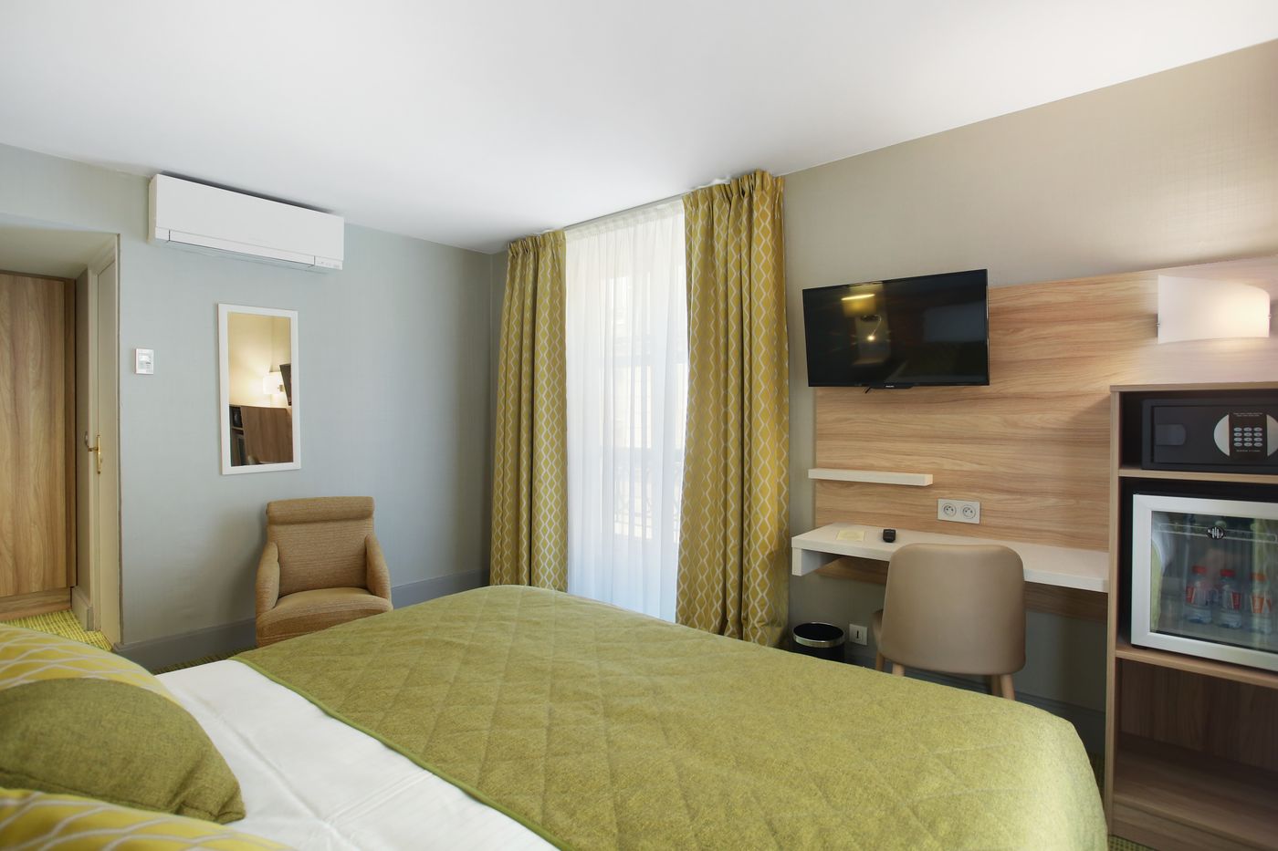 Lautrec-Opera-Room-25