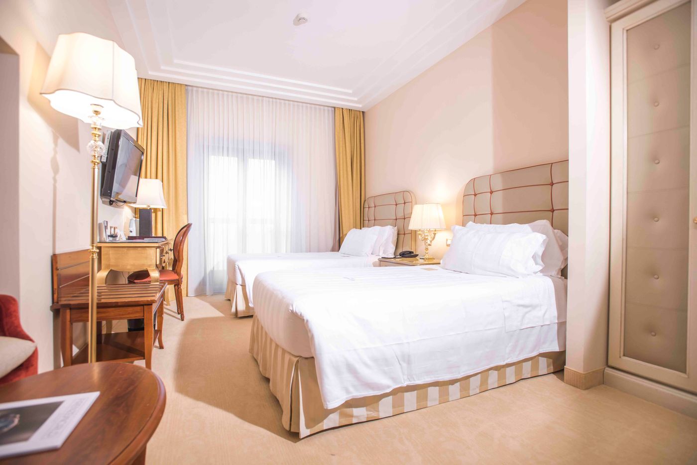 Golden-Tower-Hotel---Spa-Room-38