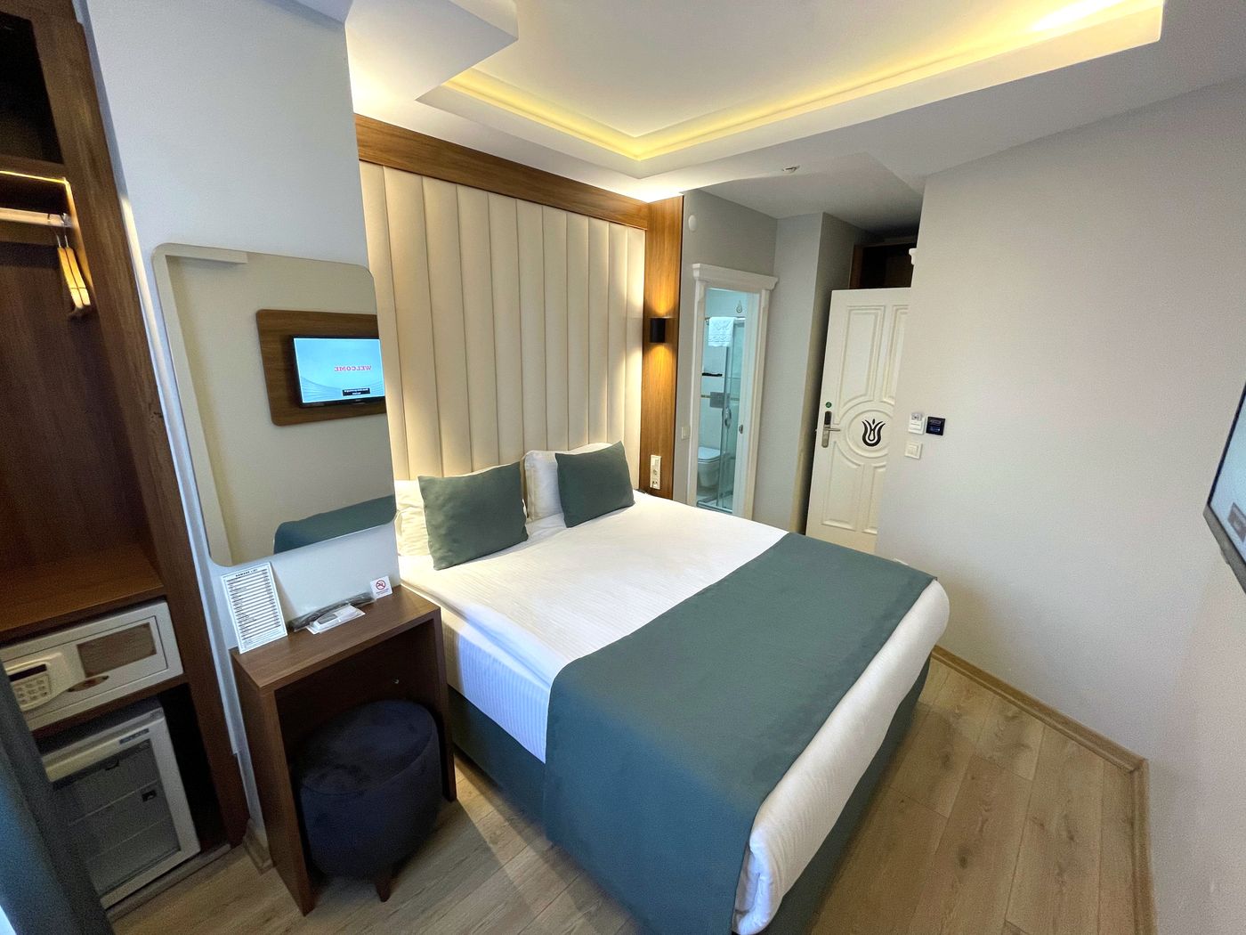 Hotel-Black-Tulip-Room-37