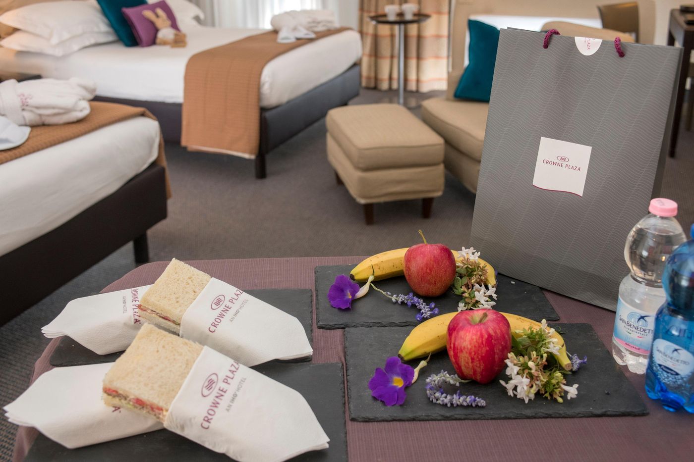 Crowne-Plaza-Rome---St--Peter-s-Room-60