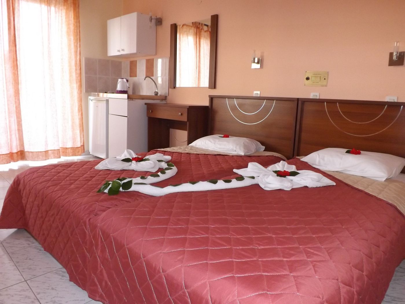 Leonidas-Hotel-And-Studios-Room-32