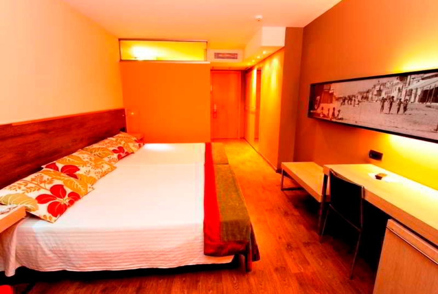 Nuba-Comarruga-Room-14