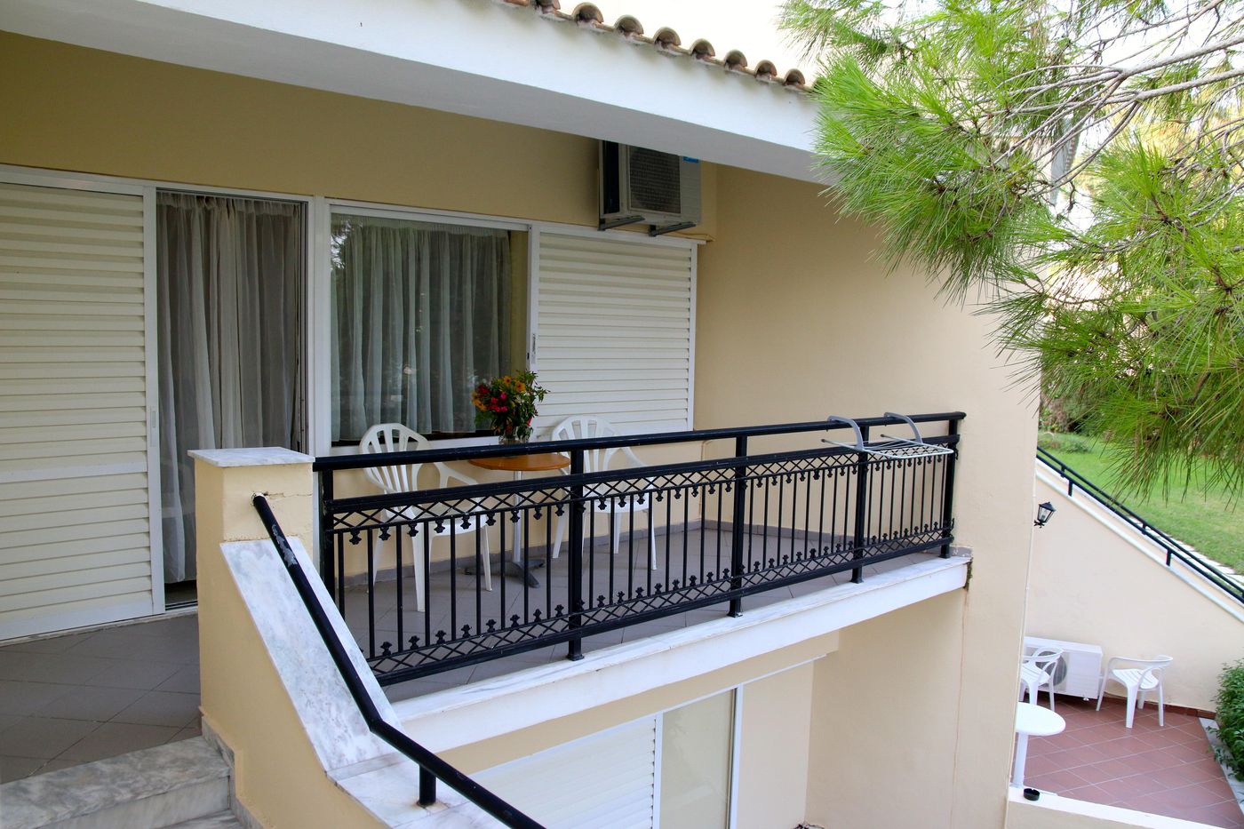 Mediterranean-Blue-Room-12