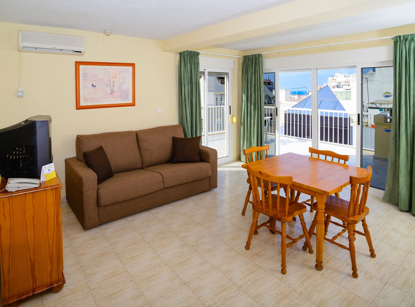 Avenida-Apartamentos-Room-5