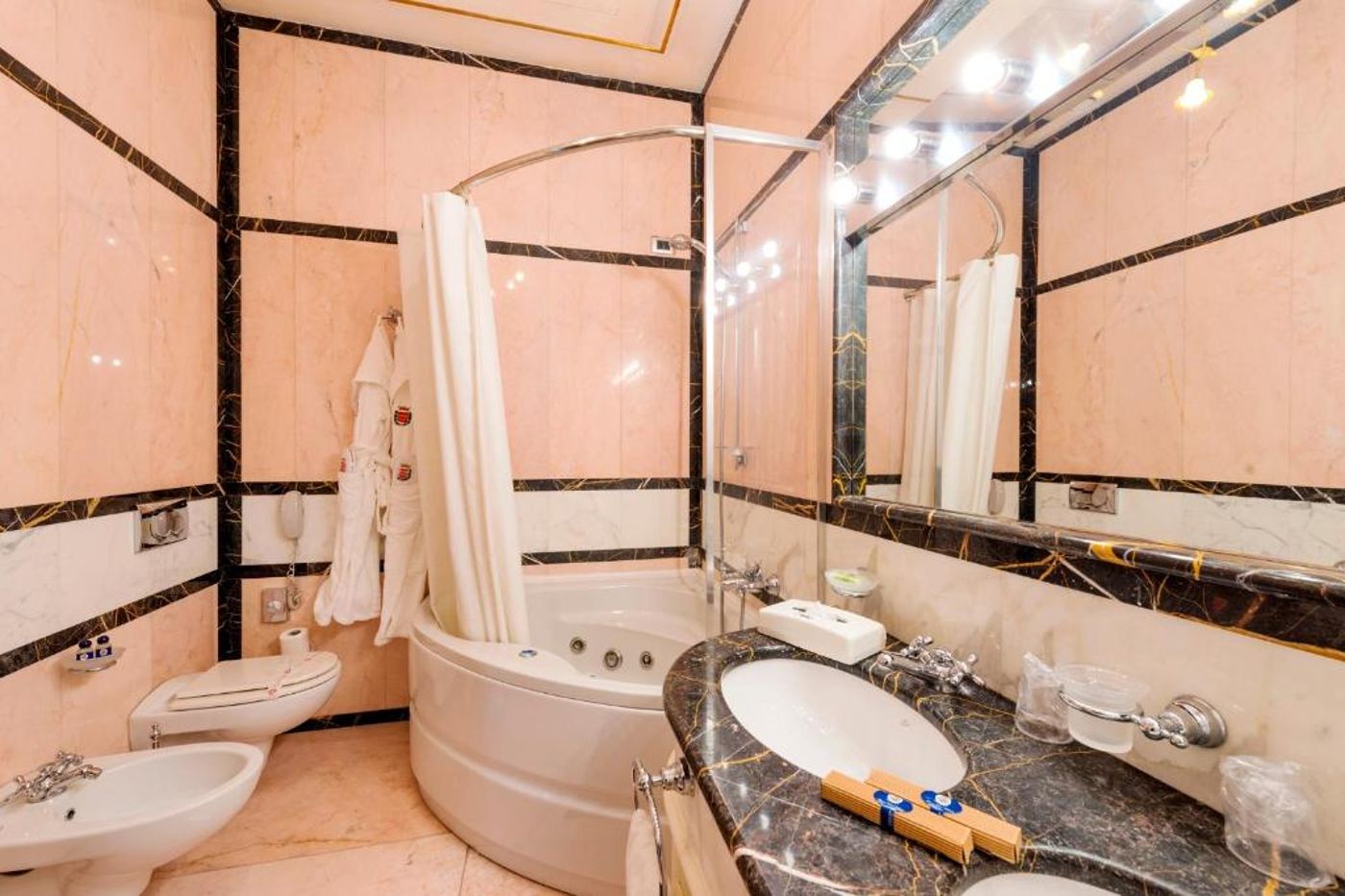 Grand-Hotel-Wagner-Room-25