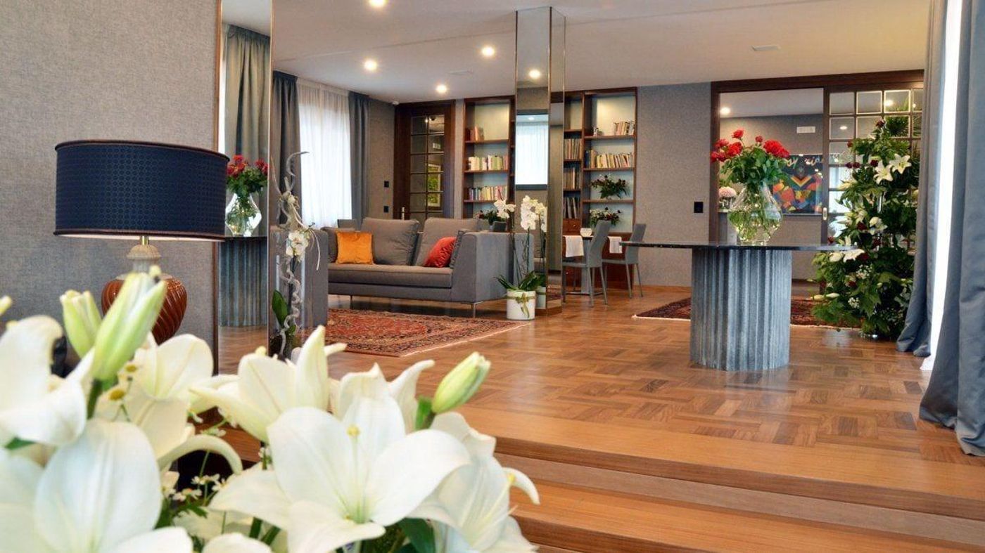 Borea-Luxury-B-B-Lobby-12