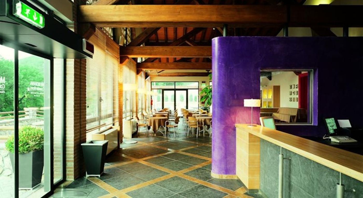 Meridiana-Country-Lobby-8