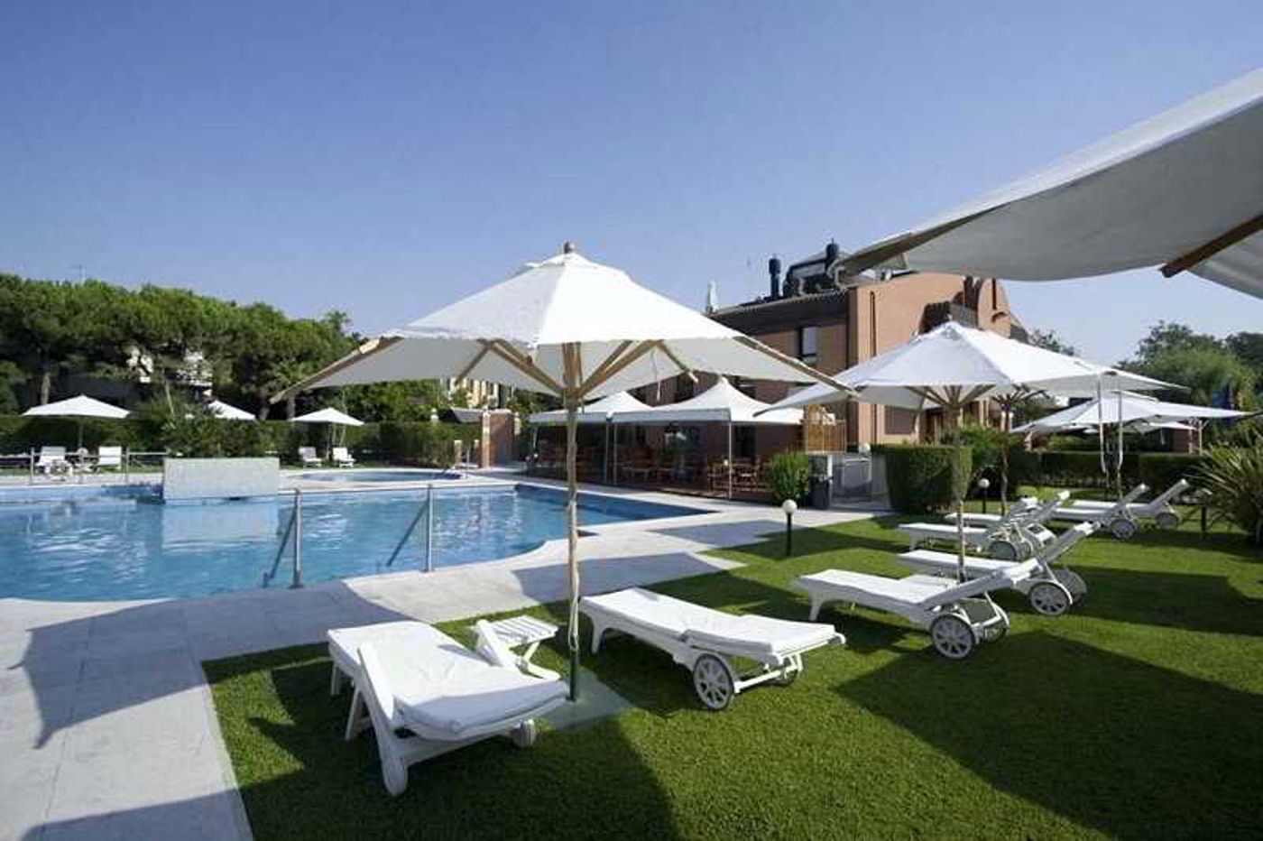 DB-Villas-Le-Ville-del-Lido-Resort-Pool-25