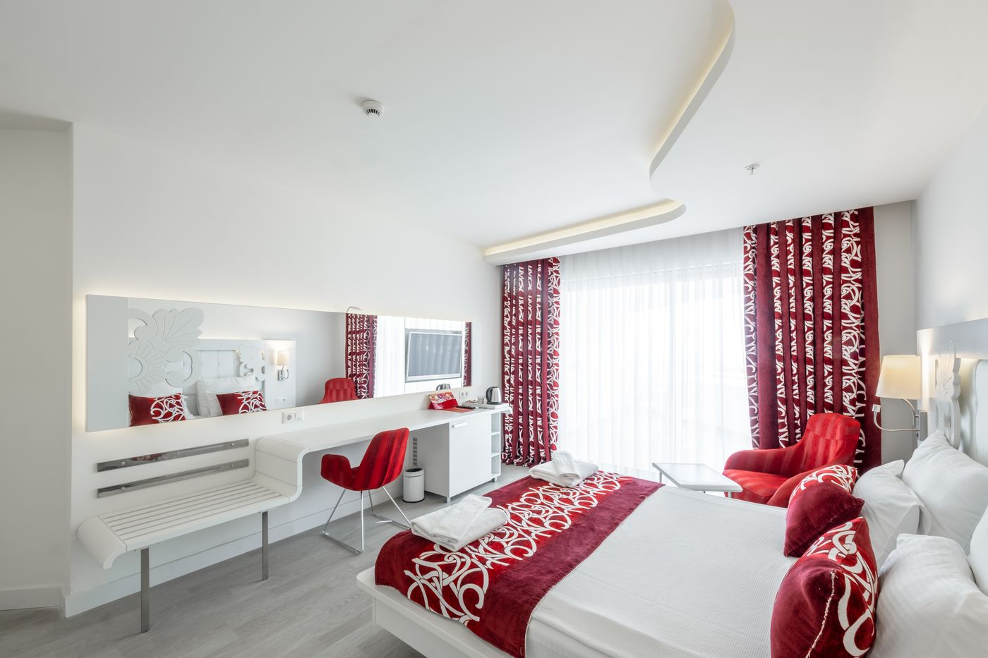 Laguna-Beach-Alya-Resort---Spa-Hotel-Room-10