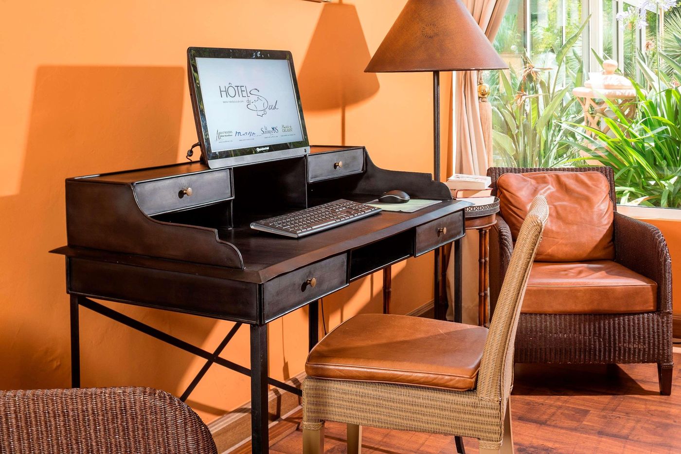 Best-Western-Premier-Montfleuri-Lobby-80