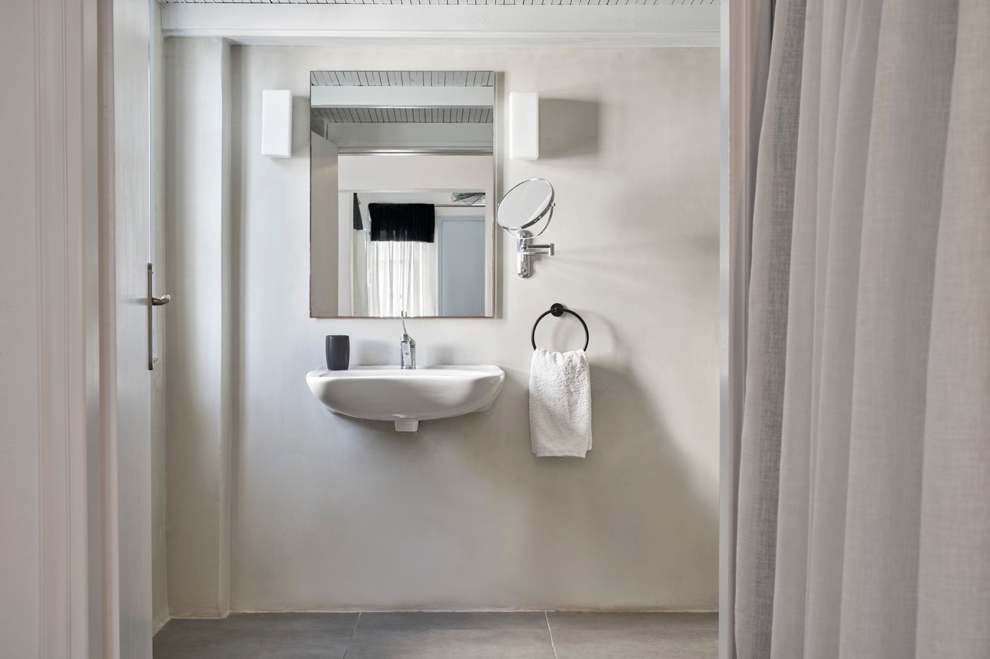 Mr-and-Mrs-White-Oia-Santorini-Room-24