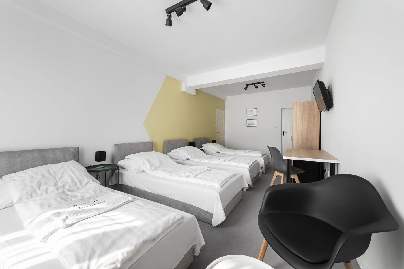 Hotel-Chesscom-Room-16