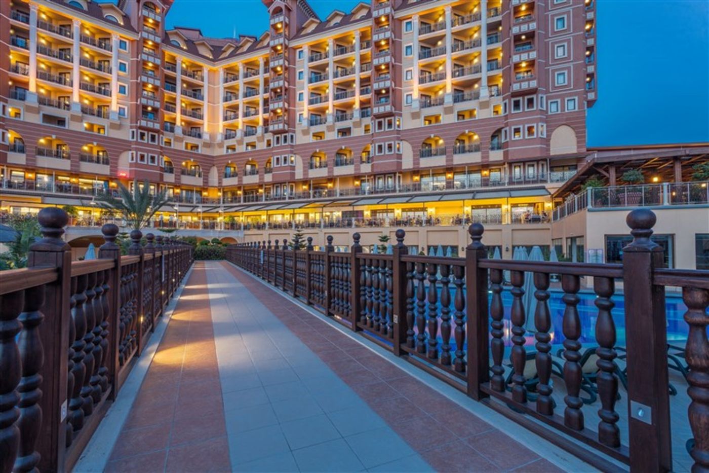 Villa-Side-Residence-General-view-11