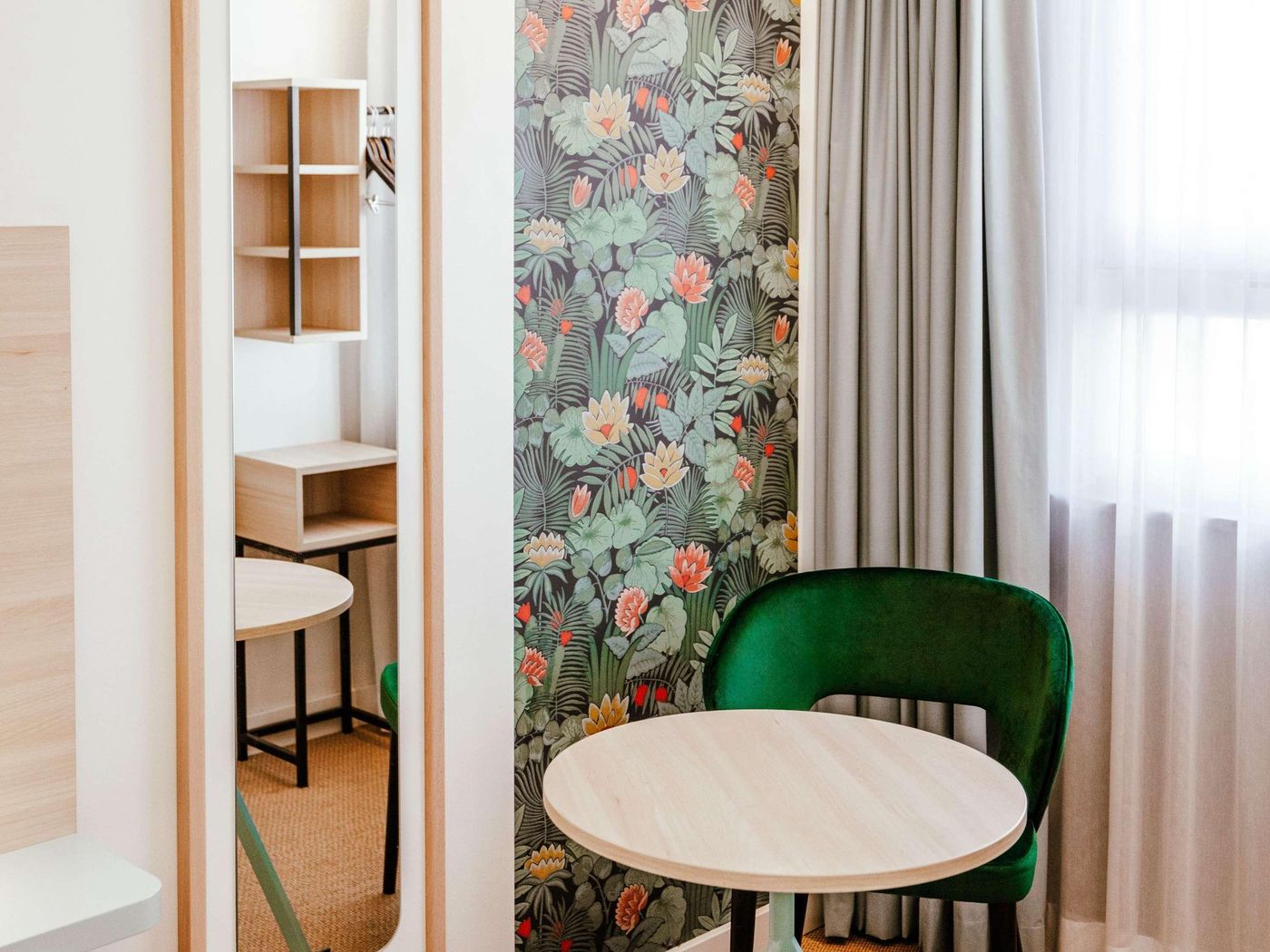 Ibis-Styles-Luxembourg-Centre-Gare-Room-8