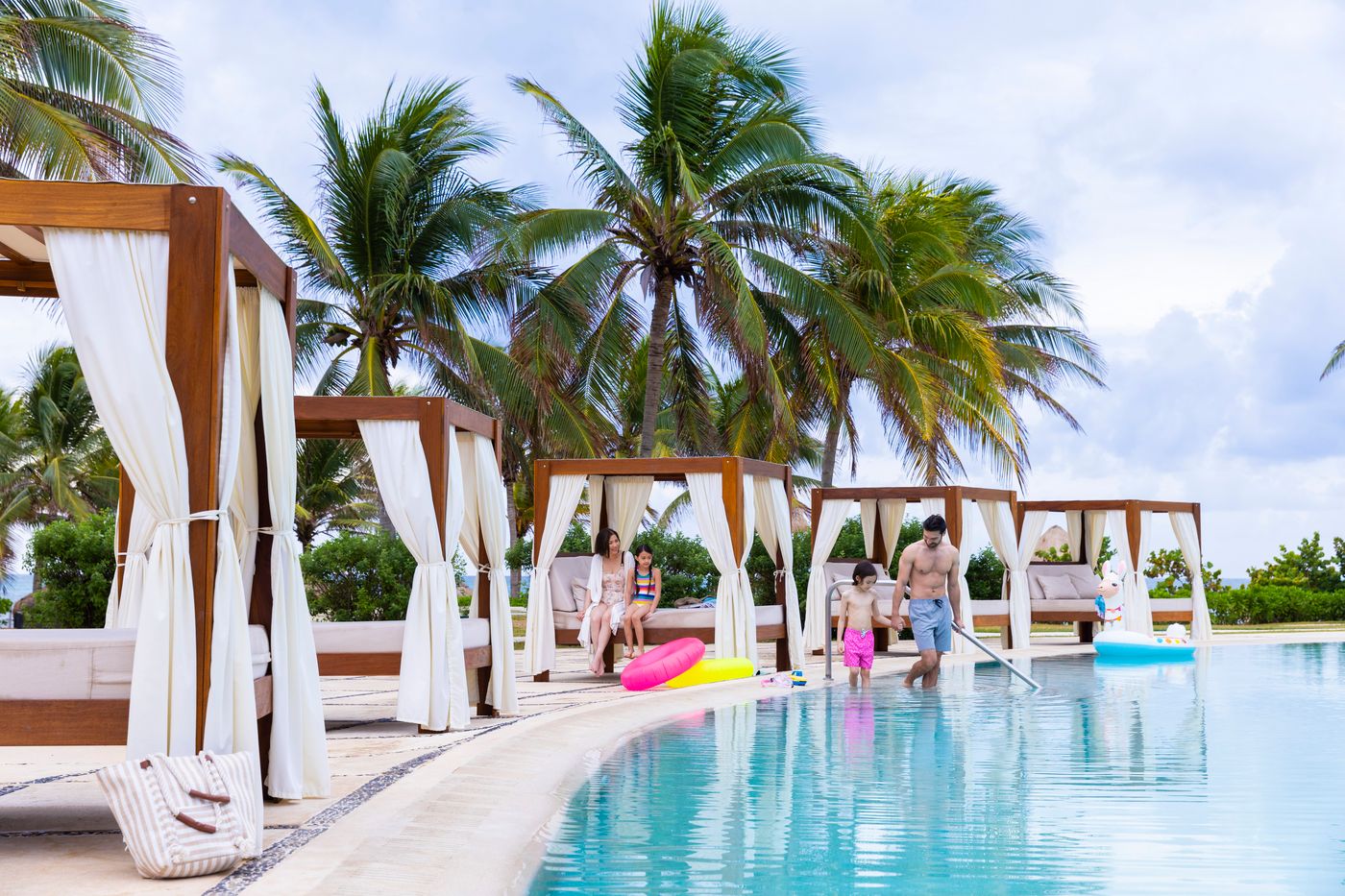 Secrets-Silversands-Riviera-Cancun-Pool-11