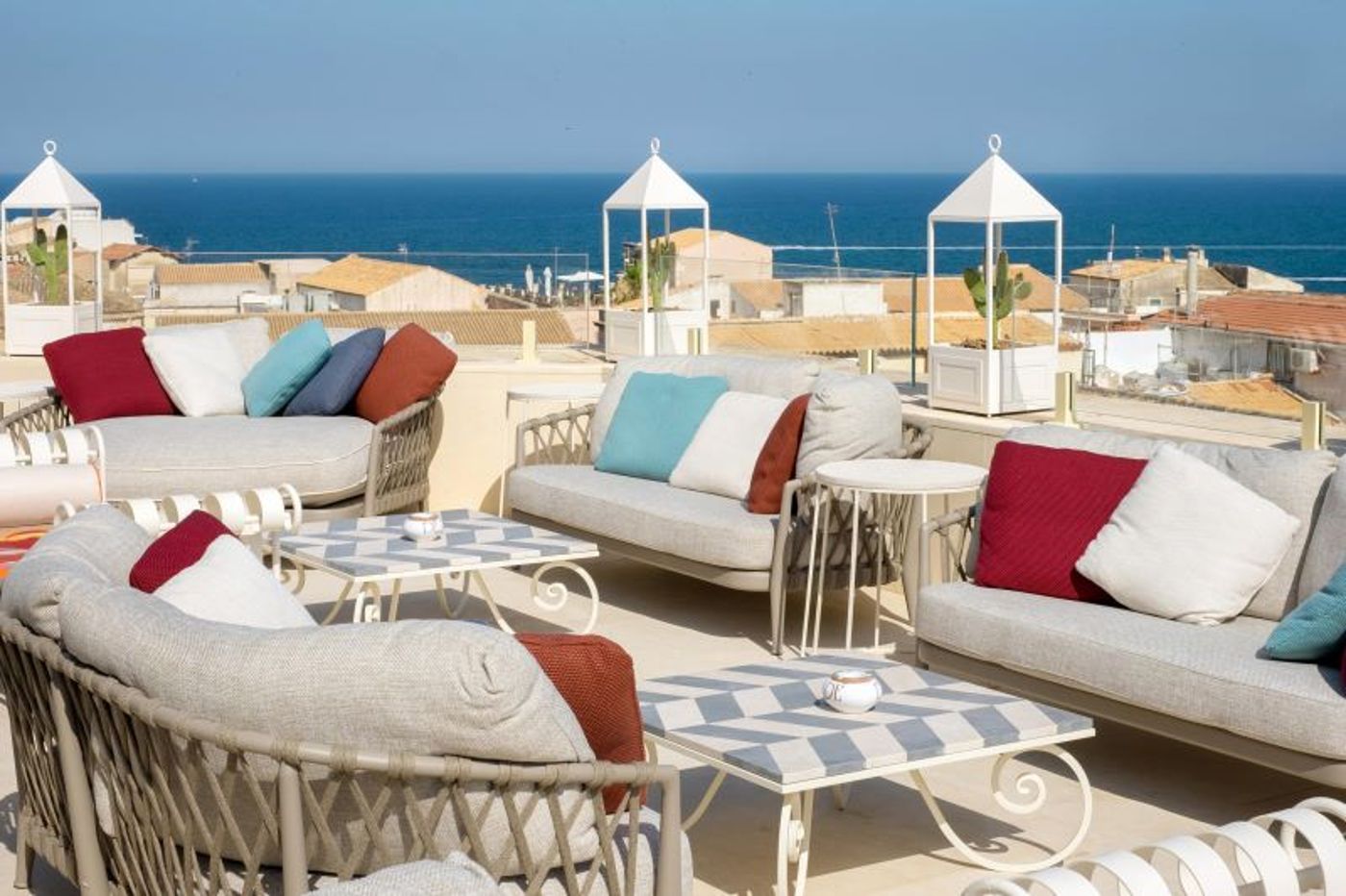 Des-Etrangers-Hotel---Spa-Terrace-2