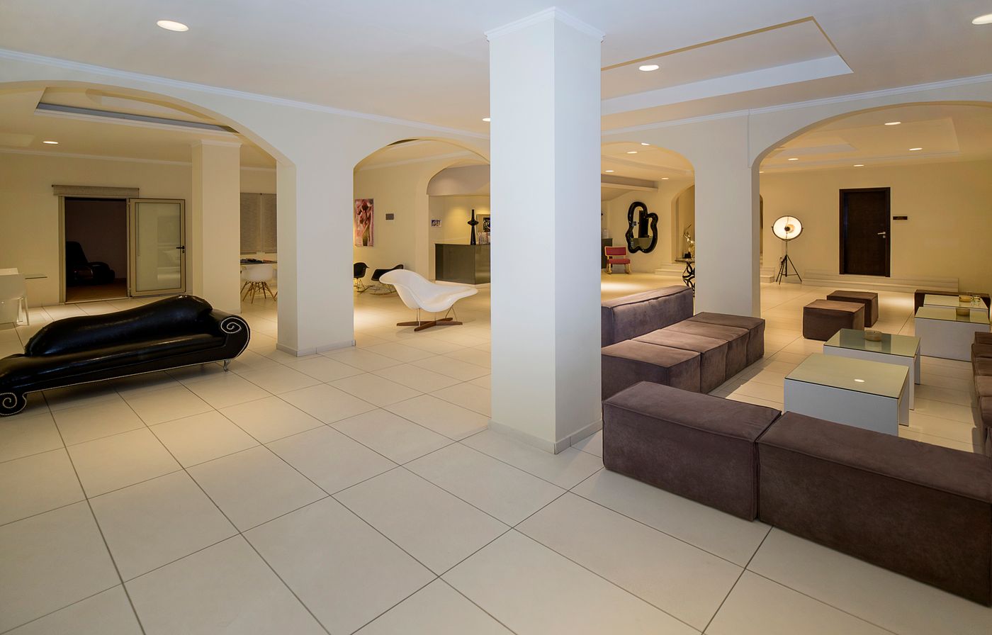 Golden-Beach-Lobby-29