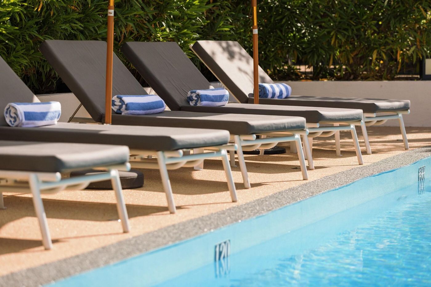 Hotel-Des-Orangers-Pool-8