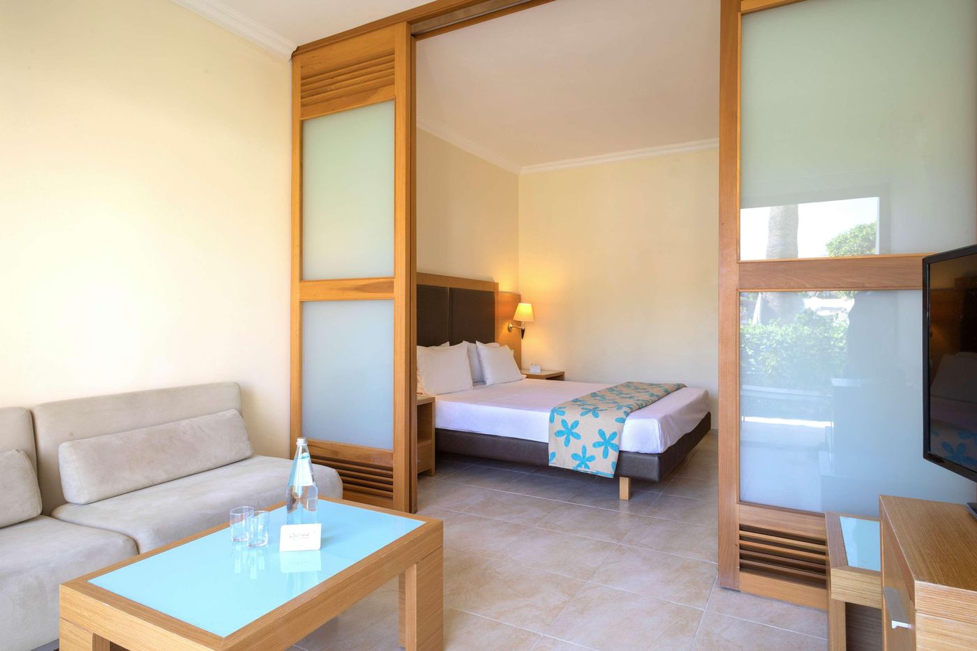 Smarline-Cosmopolitan-Room-43