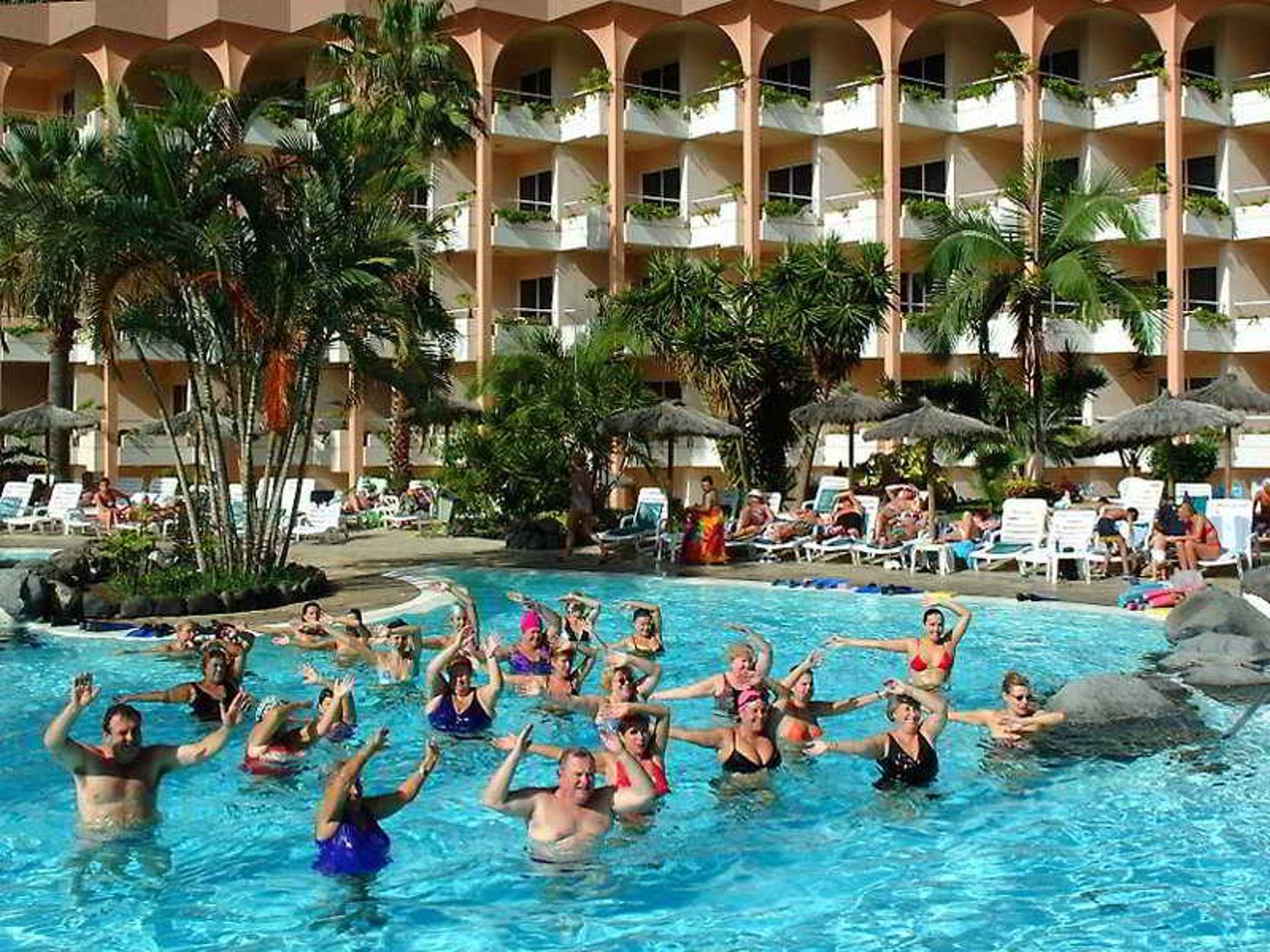 Hotel-Puerto-Palace-Pool-23