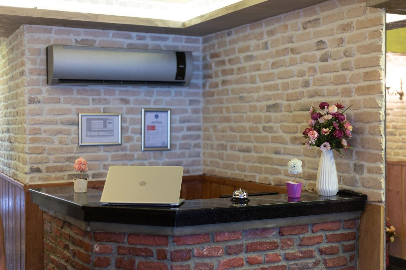 Royal Garden Suite Hotel-Turkey-Istanbul-Lobby-9