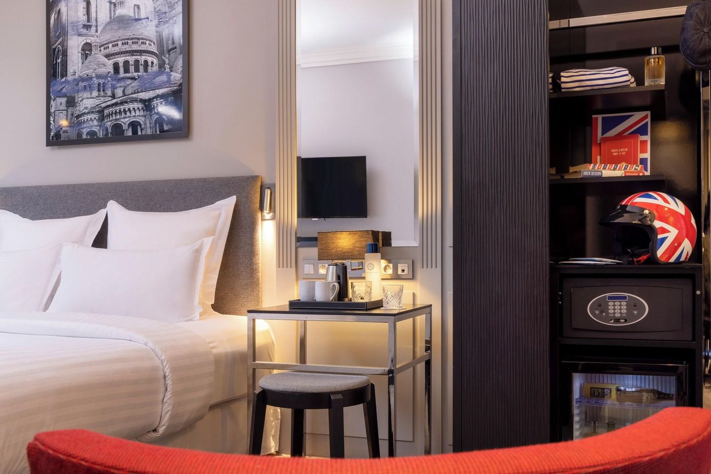 Hotel-Les-Matins-de-Paris-Room-28