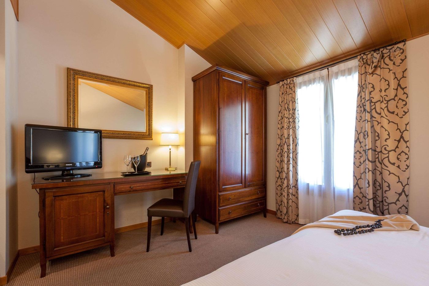 Best-Western-Hotel-Canon-d-Oro-Room-20