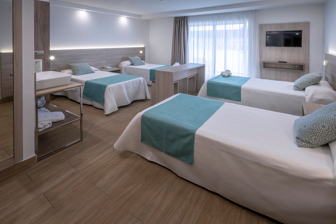 4R-Salou-Park-Resort-II-Room-44