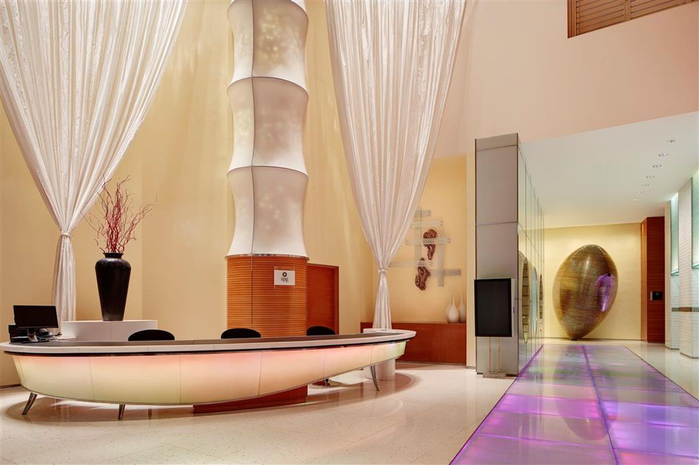 Le-Meridien-Hong-Kong--Cyberport-General-view-14