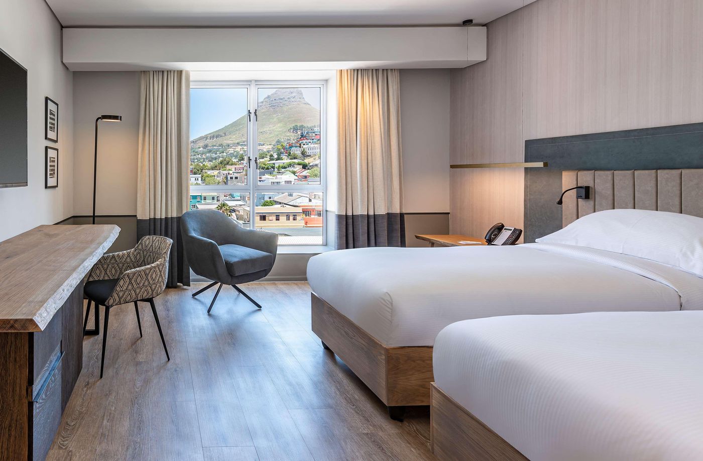 Hyatt-Regency-Cape-Town-Room-37