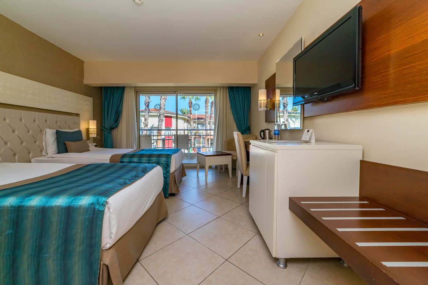 Kamelya Collection Aishen K Club